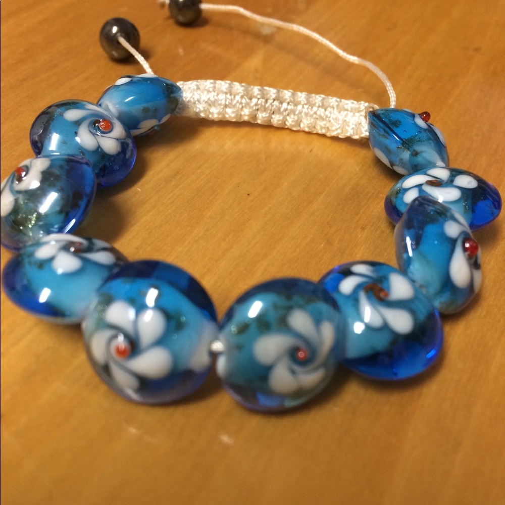 Blue glass bead adjustable bracelet.